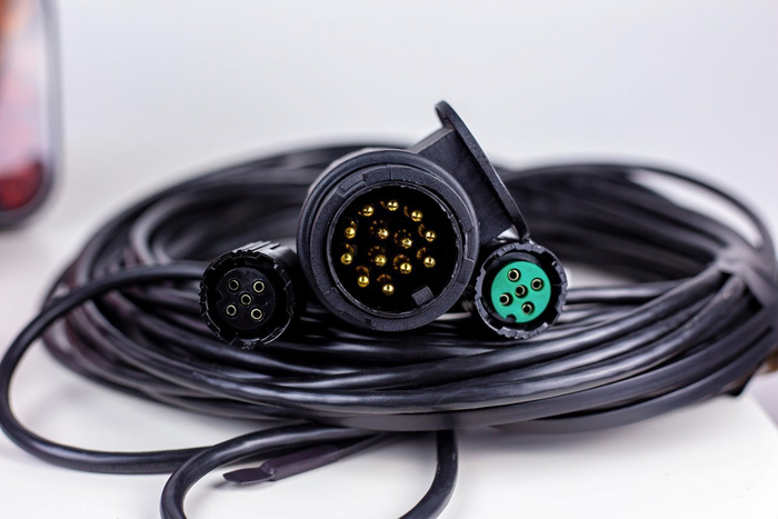 Luces traseras ASPÖCK MULTIPOINT V + arnés MANTES 5m 13 PIN