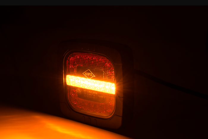 Luz trasera LED HORPOL ROCA LZD 2803 de 3 funciones, universal con soporte.